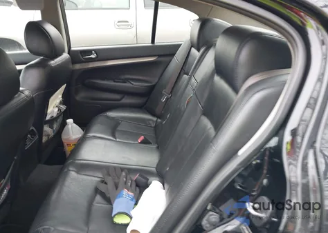 2015 Infiniti Q40 z USA, uszkodzony, nr VIN JN1CV6AR5FM521153